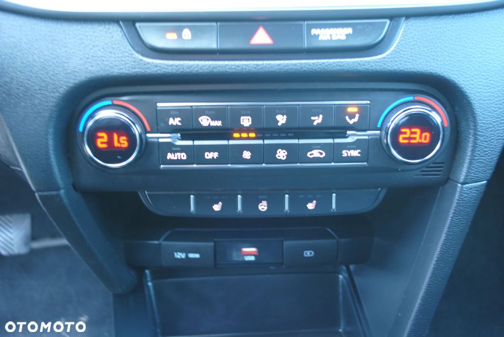 Kia Ceed 1.6 CRDi SCR L Business Line - 12