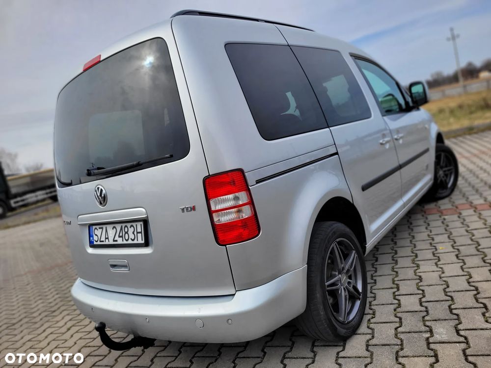 Volkswagen Caddy Highline DSG - 8