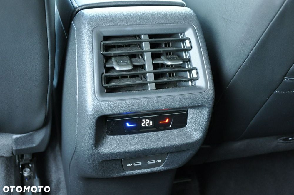 Volkswagen Tiguan - 36