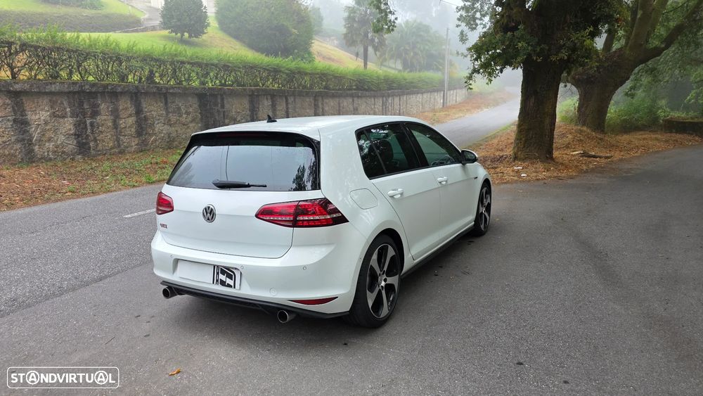 VW Golf 2.0 GTI - 3