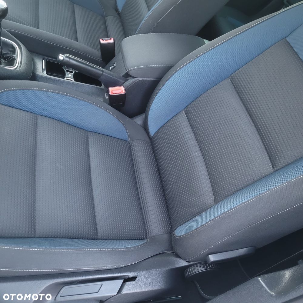 Volkswagen Golf - 29