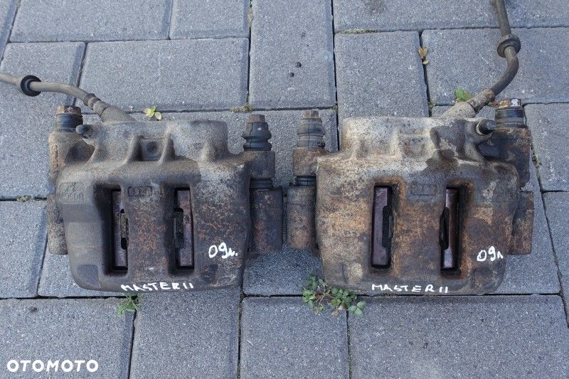 ZACISK PRZÓD MASTER II MOVANO 2.5DCI 09r.