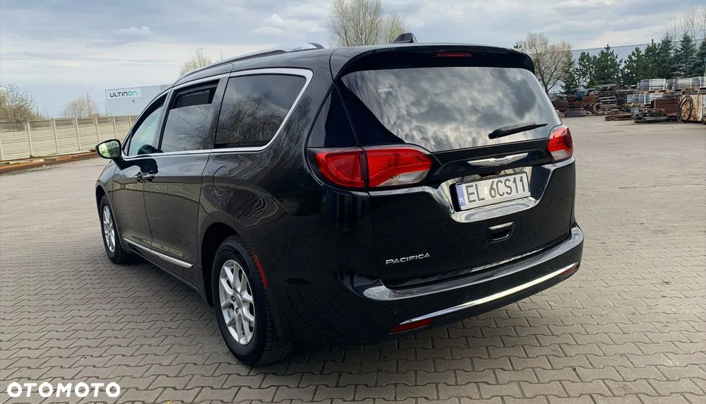 Chrysler Pacifica - 9