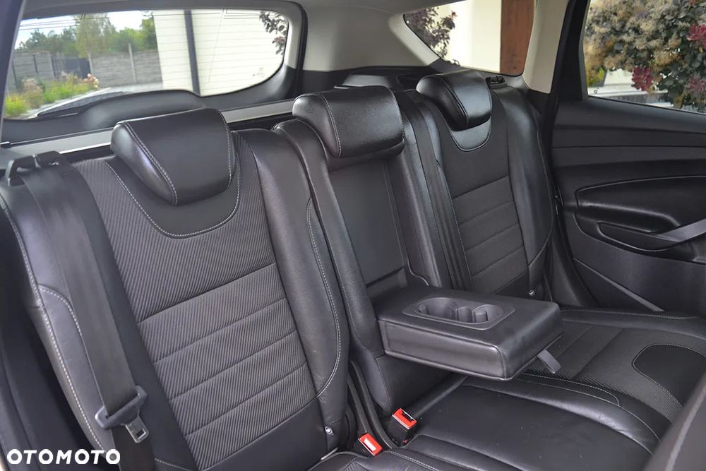 Ford Kuga 2.0 TDCi 2x4 Titanium - 22