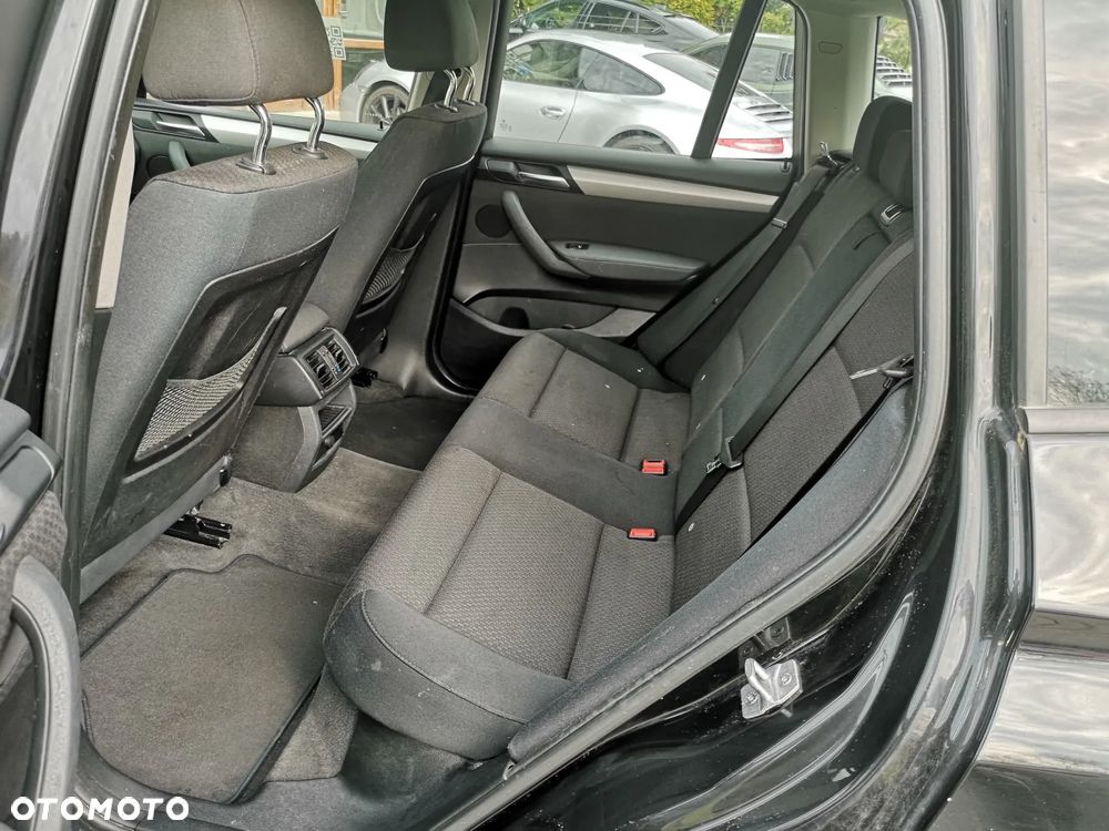 BMW X3 sDrive18d - 23