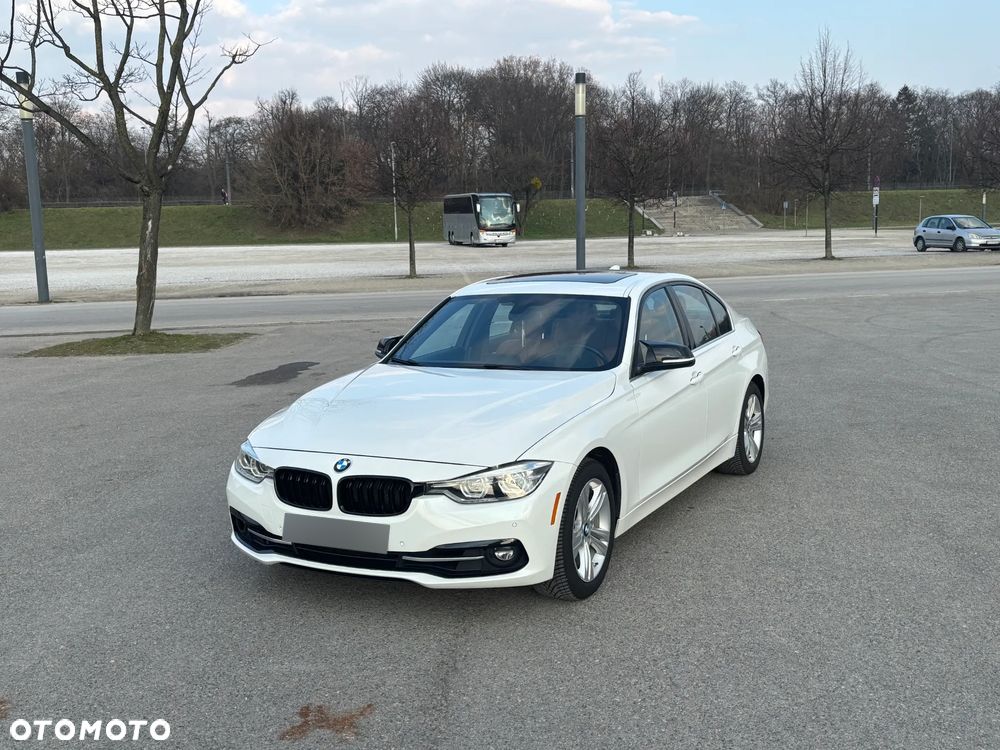 BMW Seria 3 330i Luxury Line sport - 16