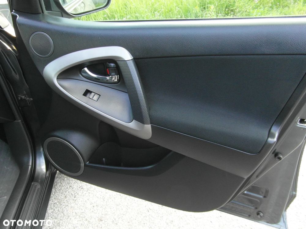 Toyota RAV4 2.0 VVT-i Sol - 31
