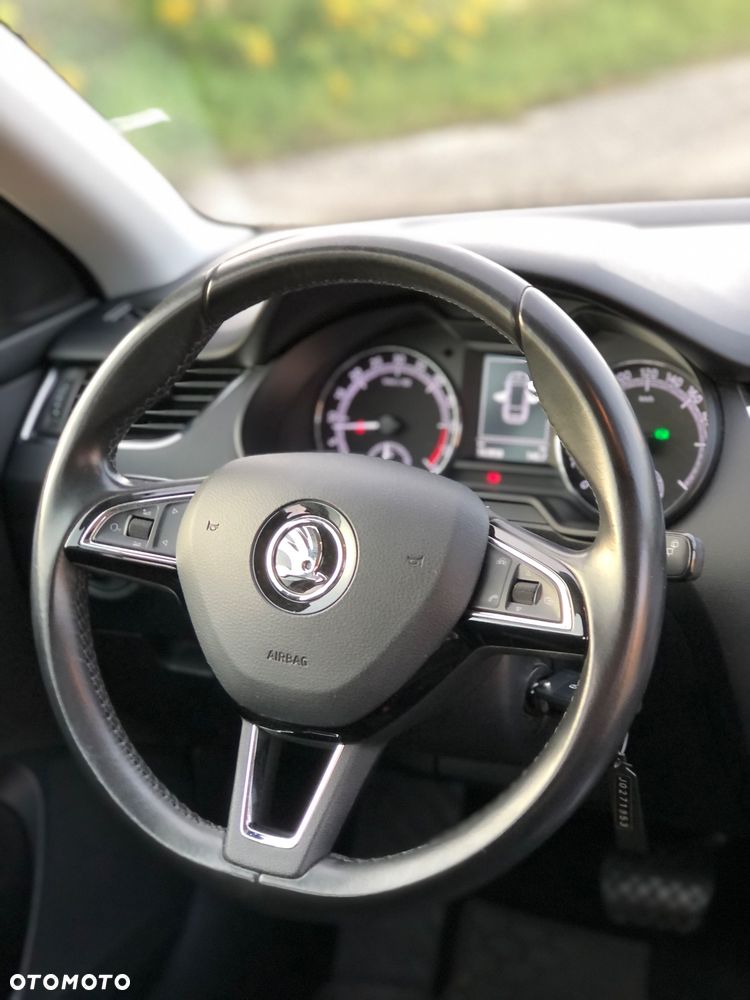 Skoda Octavia 2.0 TDI Ambition DSG - 33