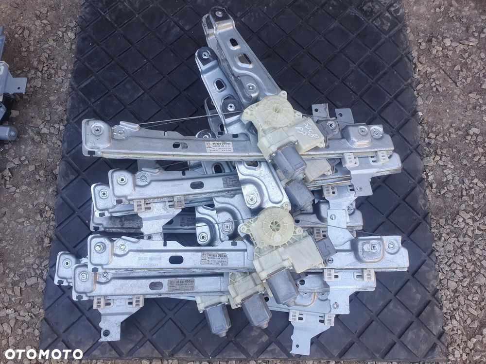 PODNOŚNIK SZYBY PRAWY PRZÓD PEUGEOT 3008 I 5008 I 9682808880 6 PIN EUROPA - 1