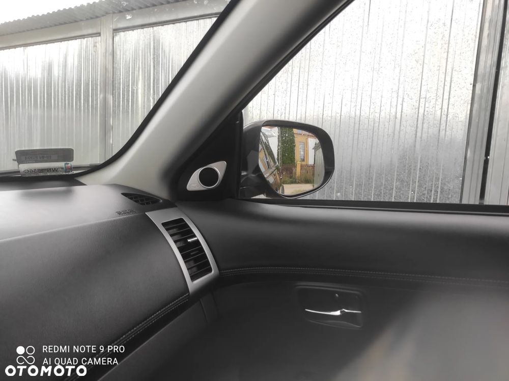 Mitsubishi Outlander - 23