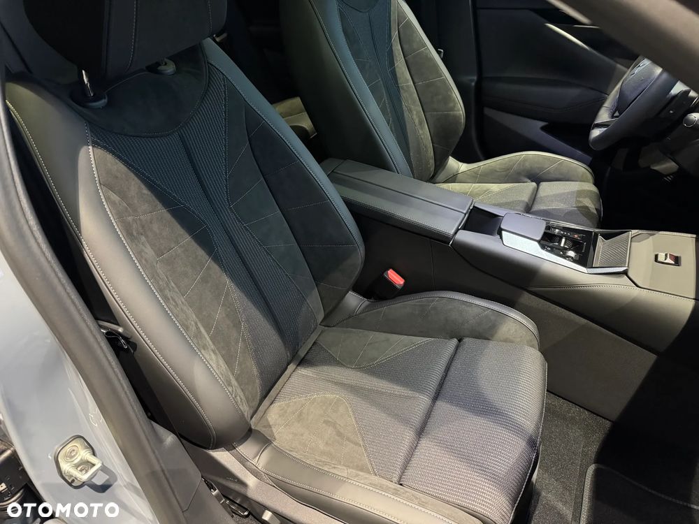 DS Automobiles N°4 E-Tense 58.3kWh Étoile Alcantara - 10