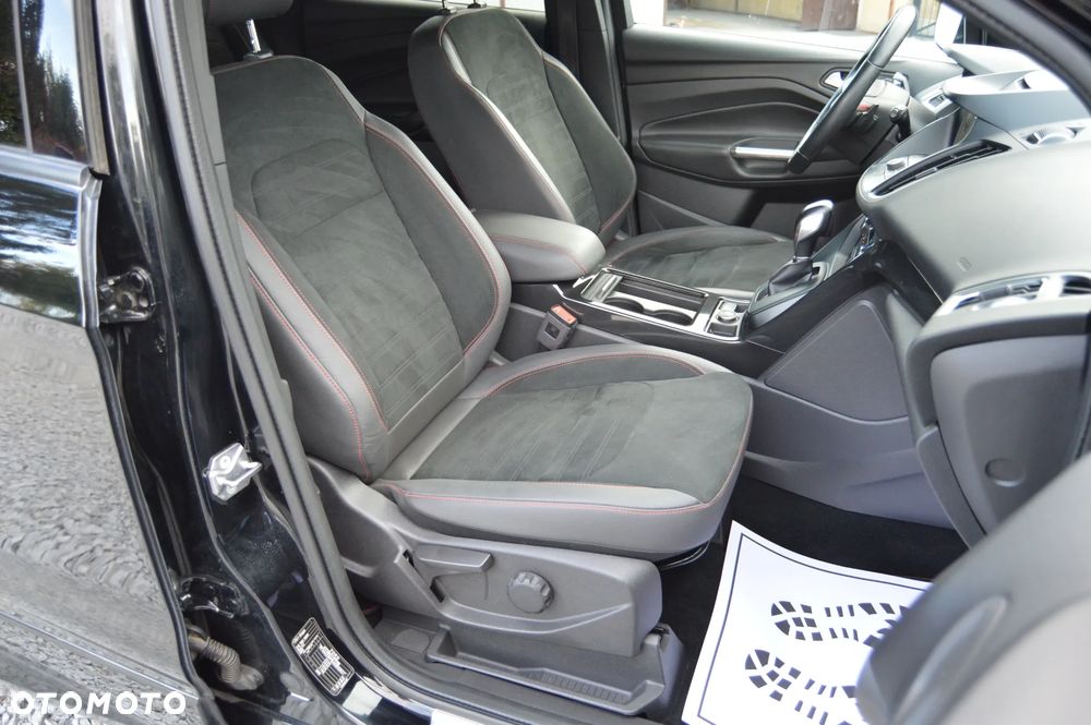 Ford Kuga 2.0 TDCi 4x4 ST-Line - 34