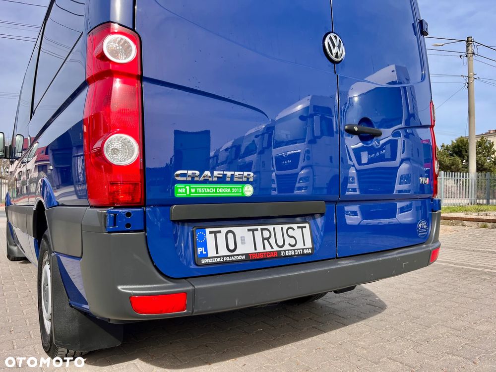 Volkswagen CRAFTER 7 OSÓB / SALON POLSKA / BEZWYPADKOWY / PIERWSZY WŁAŚCICIEL / 2.0 140KM ! ! - 30