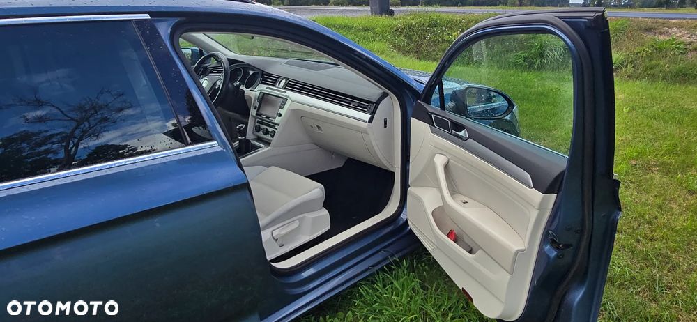 Volkswagen Passat 2.0 TDI SCR Comfortline - 15