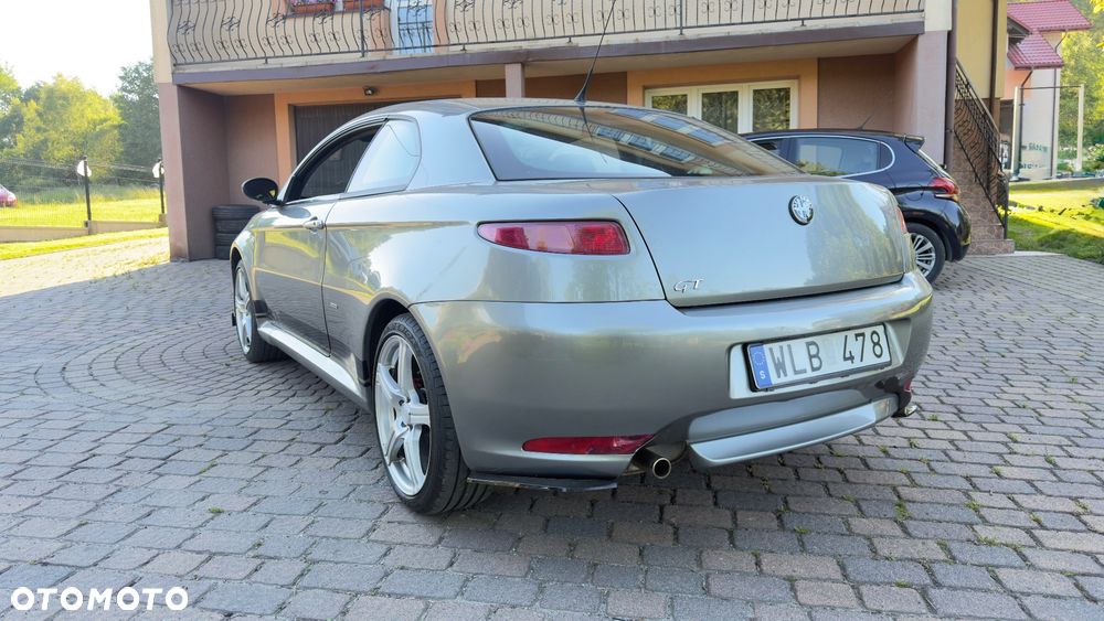 Alfa Romeo GT 2.0 JTS Distinctive Sportiva - 5