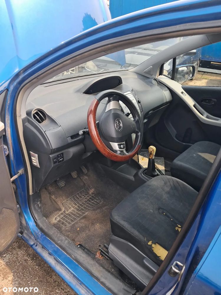 DAWCA CZĘŚCI TOYOTA YARIS II 2005 HB 1.4 D4D (1ND-TV) KOD LAK: 8T0 - 6