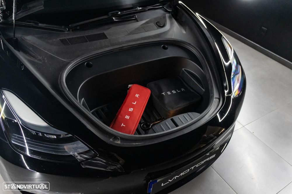 Tesla Model 3 - 35