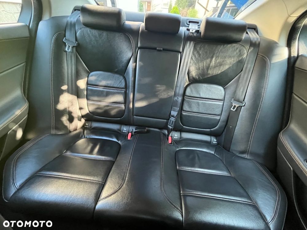 Jaguar XE - 12