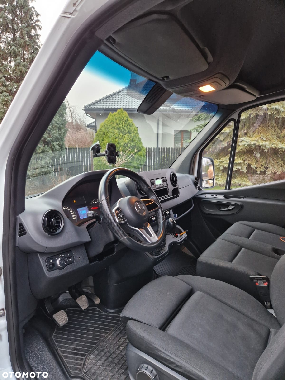 Mercedes-Benz Sprinter - 11