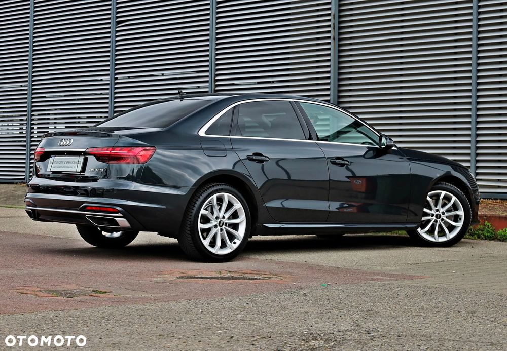 Audi A4 Limousine - 11