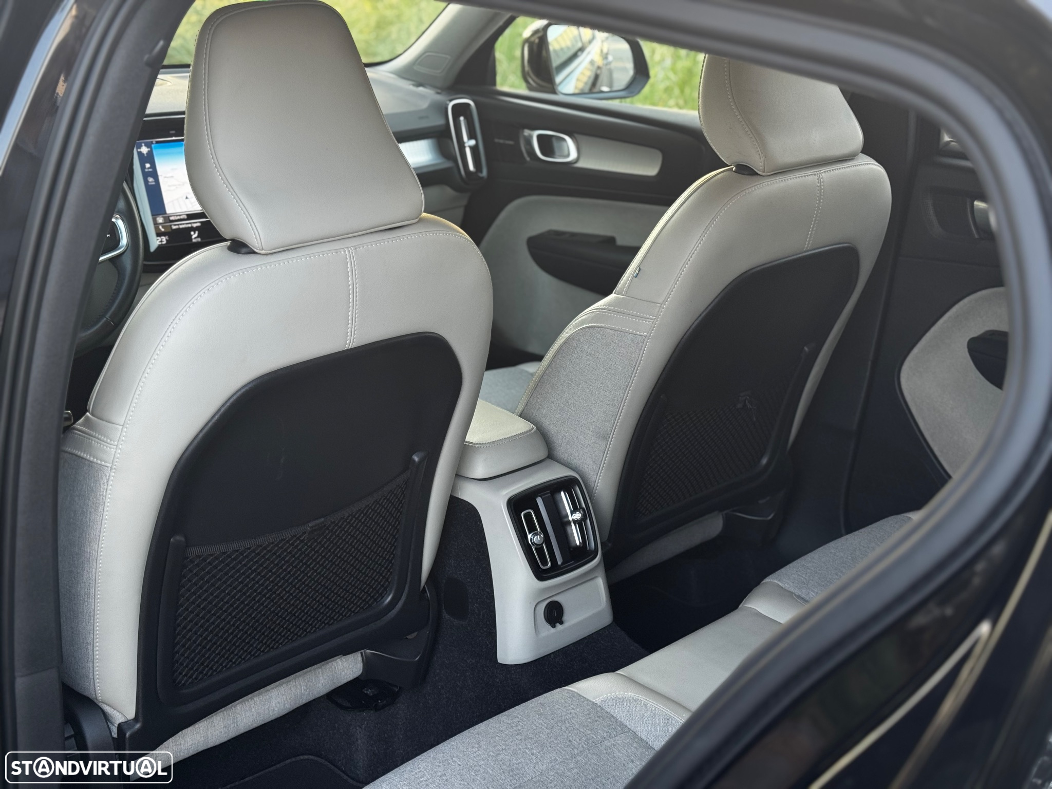 Volvo XC 40 1.5 T5 PHEV Momentum Plus - 22