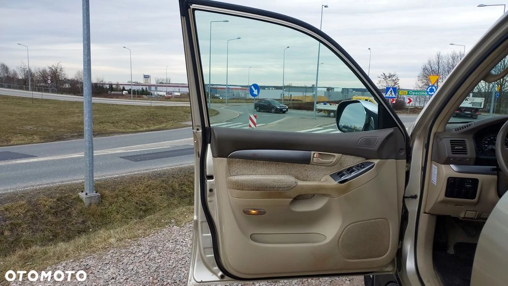 Toyota Land Cruiser - 10