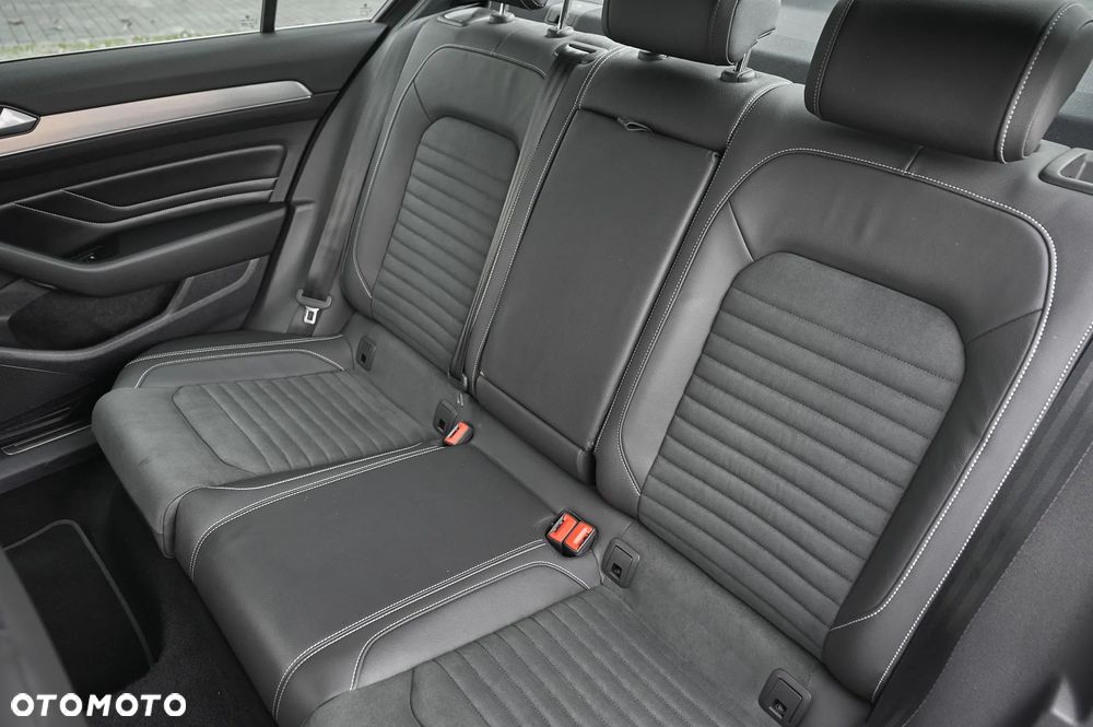 Volkswagen Passat - 8
