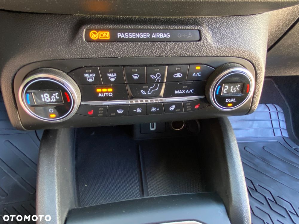 Ford Focus 1.5 EcoBlue STart-Stopp-System TITANIUM - 11