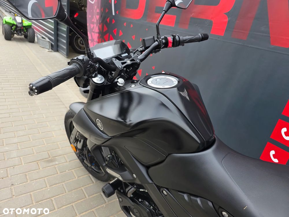 Yamaha MT - 17
