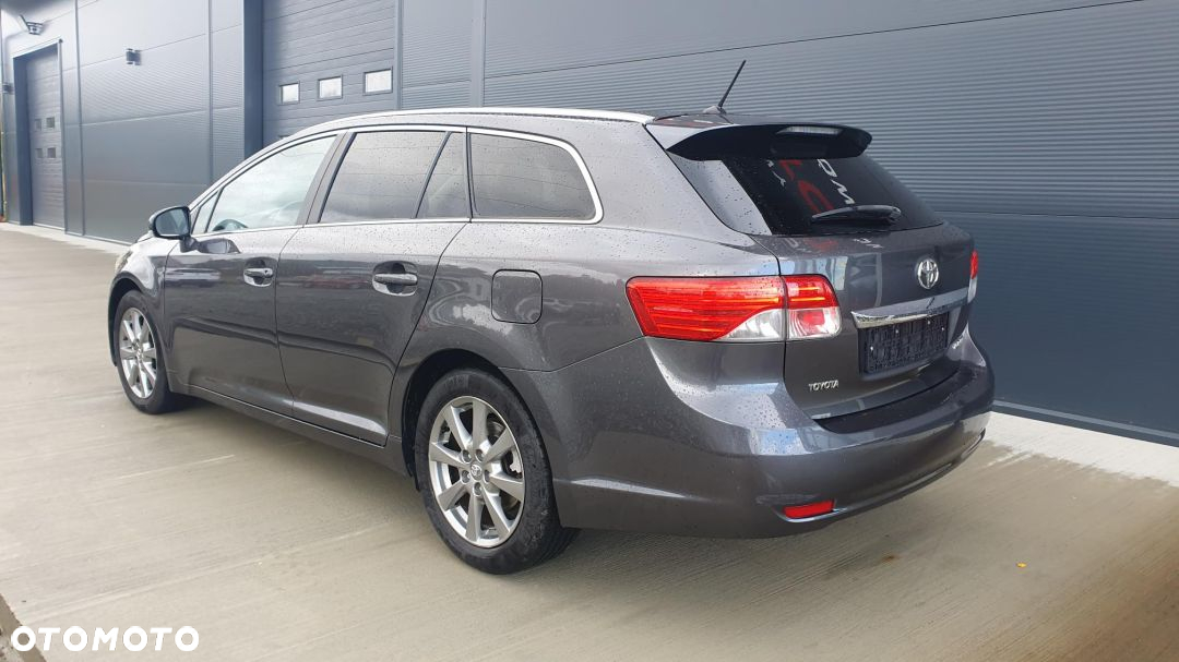 Toyota Avensis 2.0 D-4D Premium - 7