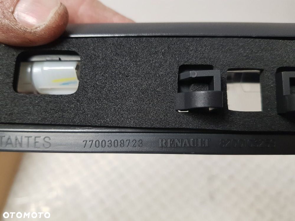 NOWA ORYGINALNA LAMPKA TYLNA OŚWIETLENIE TABLICY REJESTRACYJNEJ TYŁ RENAULT KANGOO I 1 98-08 - 2