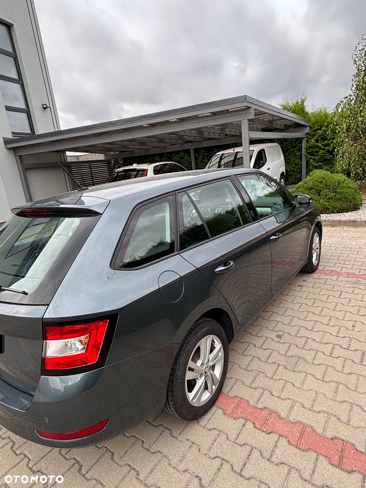 Skoda Fabia 1.0 TSI Ambition - 4