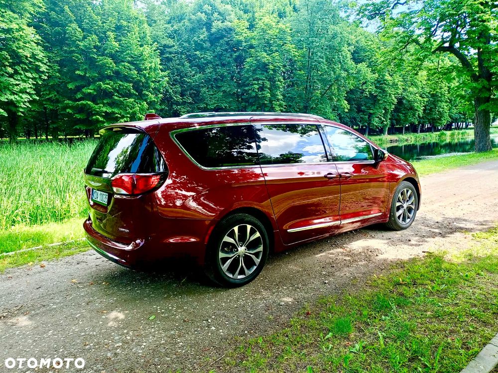 Chrysler Pacifica - 5