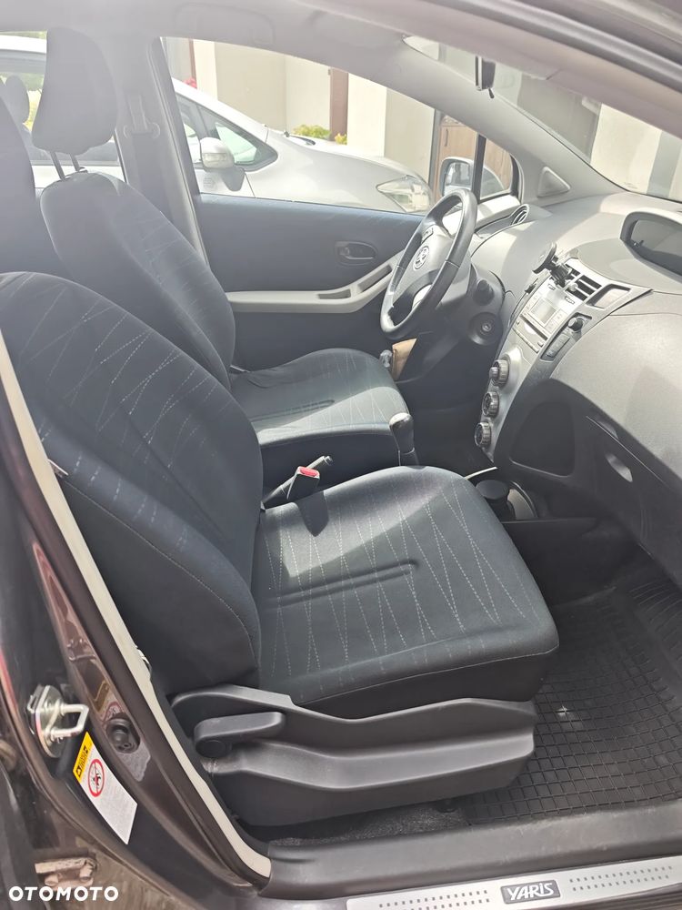 Toyota Yaris 1.0 Luna A/C - 17