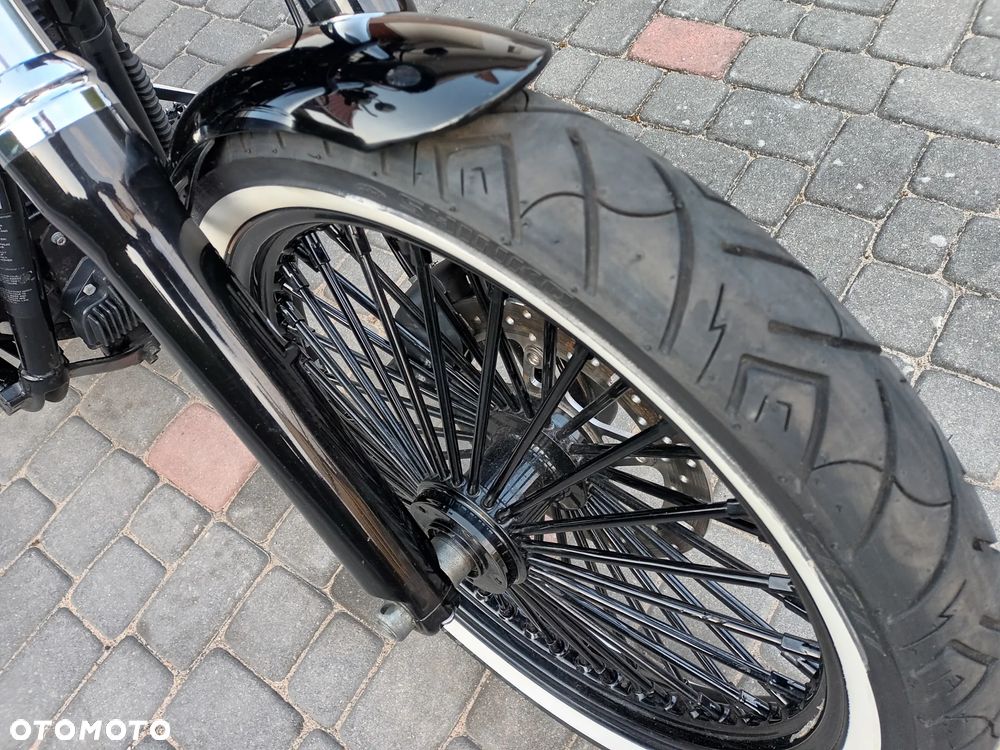 Harley-Davidson Dyna Street Bob - 2