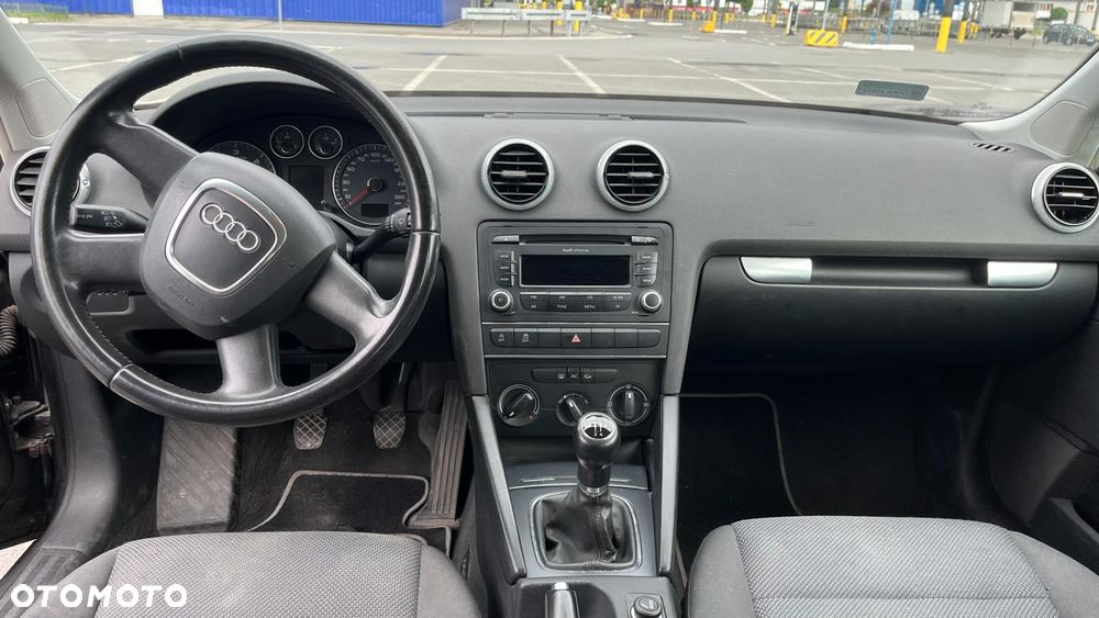 Audi A3 Sportback 1.6 TDI DPF Attraction - 15