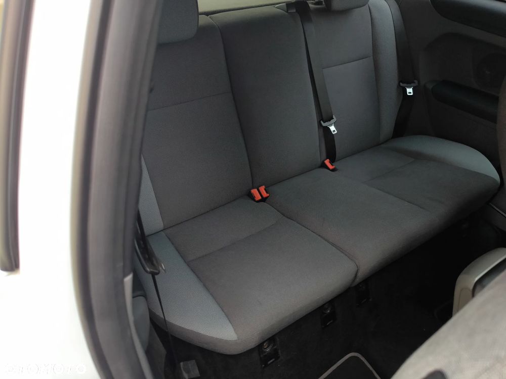 Ford Focus 2.5 ST - 14