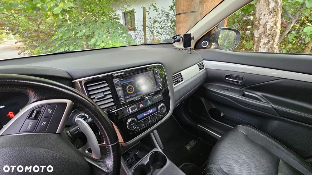 Mitsubishi Outlander Instyle NAVI - 14