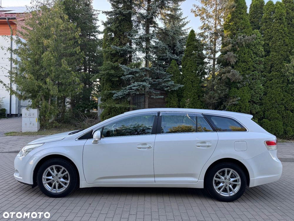 Toyota Avensis 2.0 D-4D Sol plus+NAVI - 6
