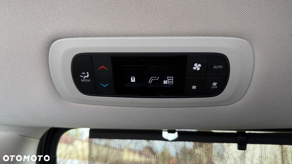 Chrysler Pacifica - 13