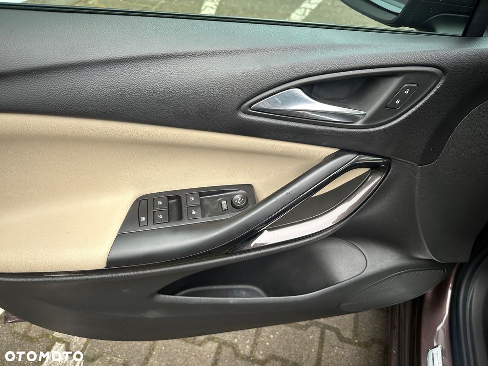 Opel Astra 1.4 Turbo Innovation - 22