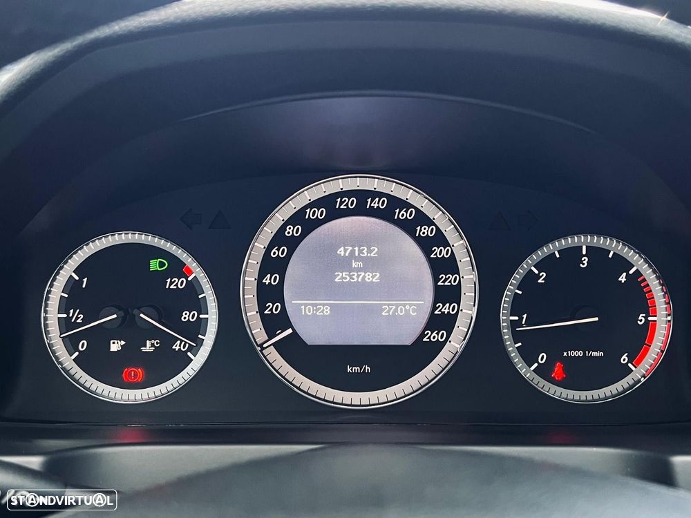 Mercedes-Benz C 220 CDi Avantgarde BlueEfficiency - 23