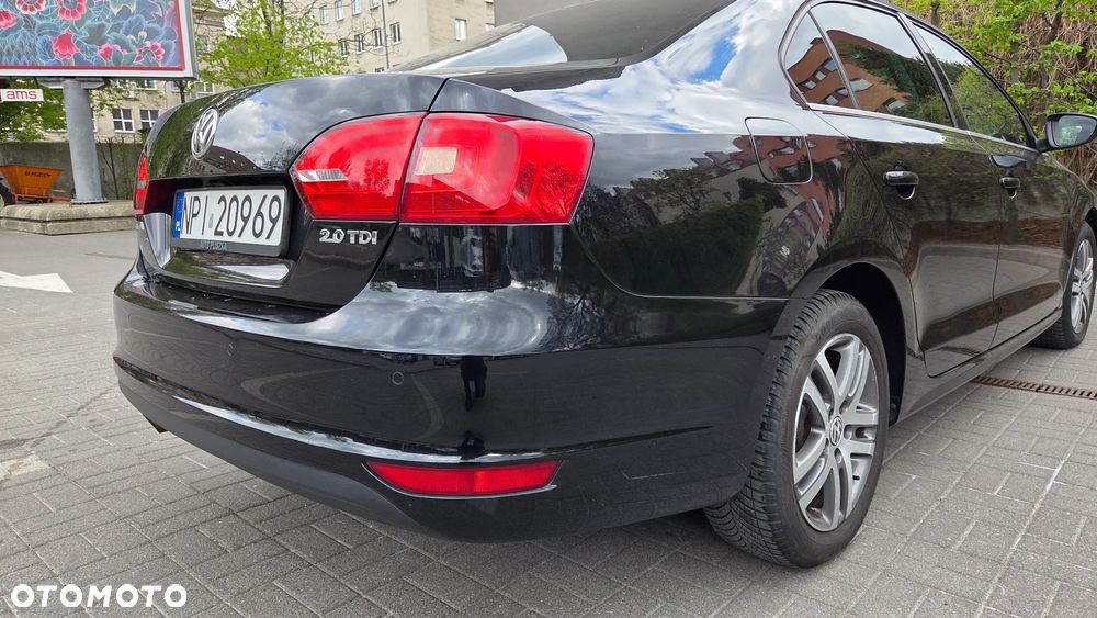 Volkswagen Jetta - 12