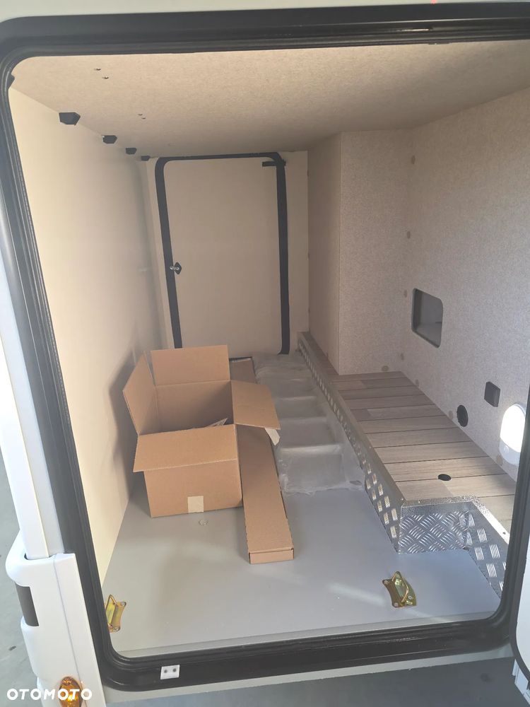 McLOUIS SLIM 339 UKŁAD ŁÓŻEK NIEMIECKICH GARAZ 6,69M 2.0 4 OSOBOWY - 19