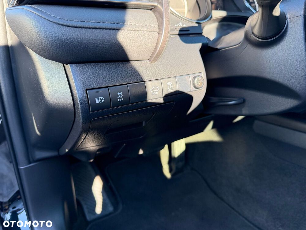 Toyota Camry 2.5 Hybrid Comfort CVT - 23