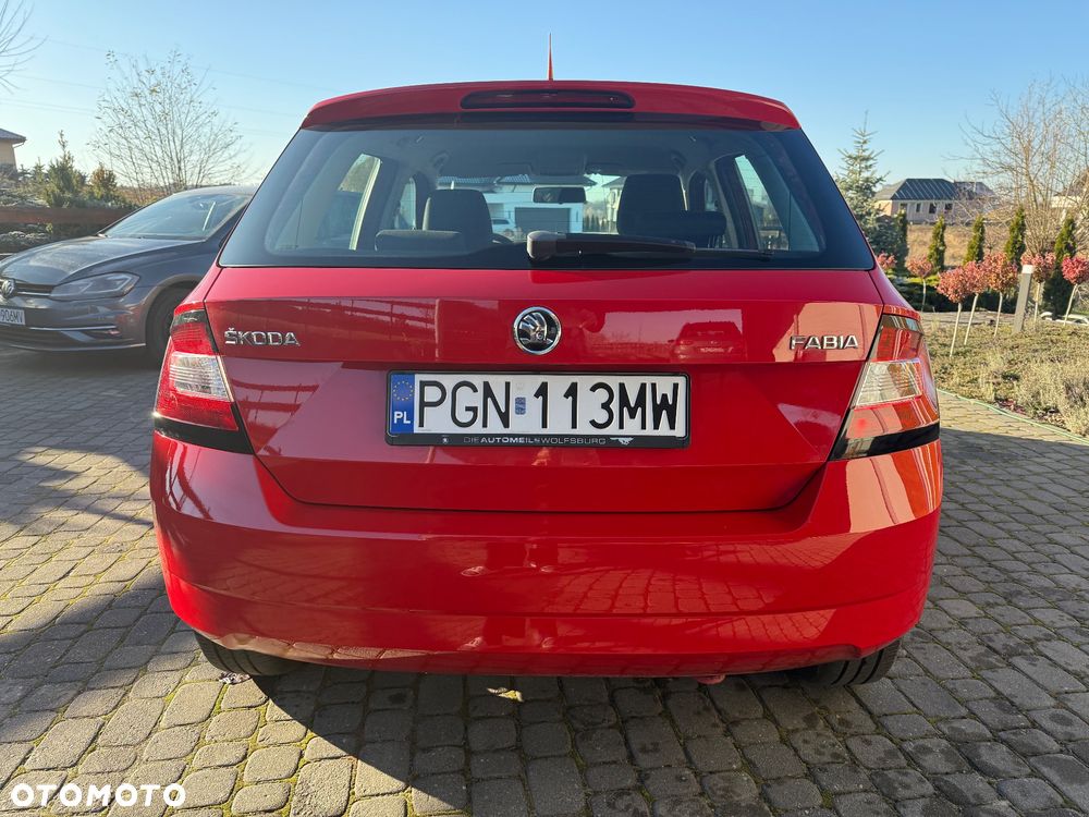 Skoda Fabia 1.0 MPI Cool Edition Red & Grey - 29