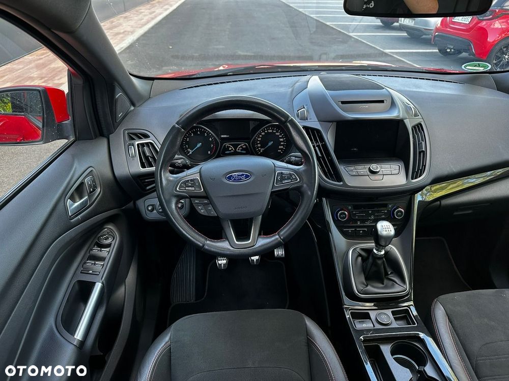 Ford Kuga 1.5 EcoBoost 2x4 ST-Line - 14