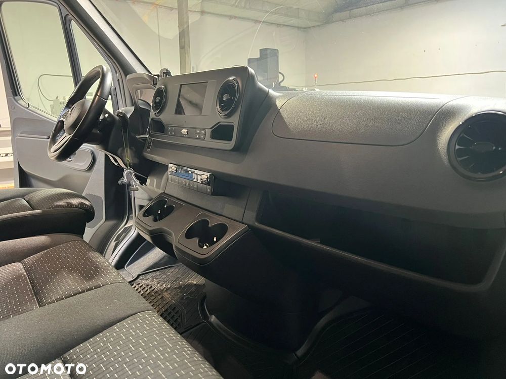 Mercedes-Benz Sprinter - 27