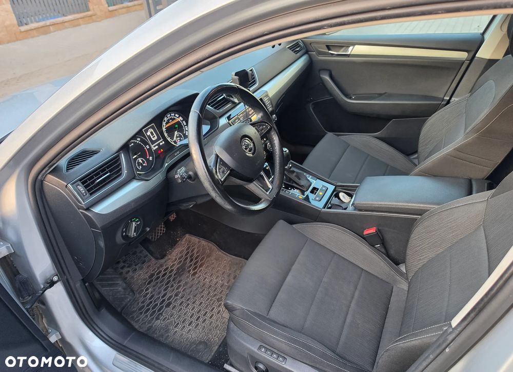 Skoda Superb 2.0 TDI 4x4 DSG Ambition - 11