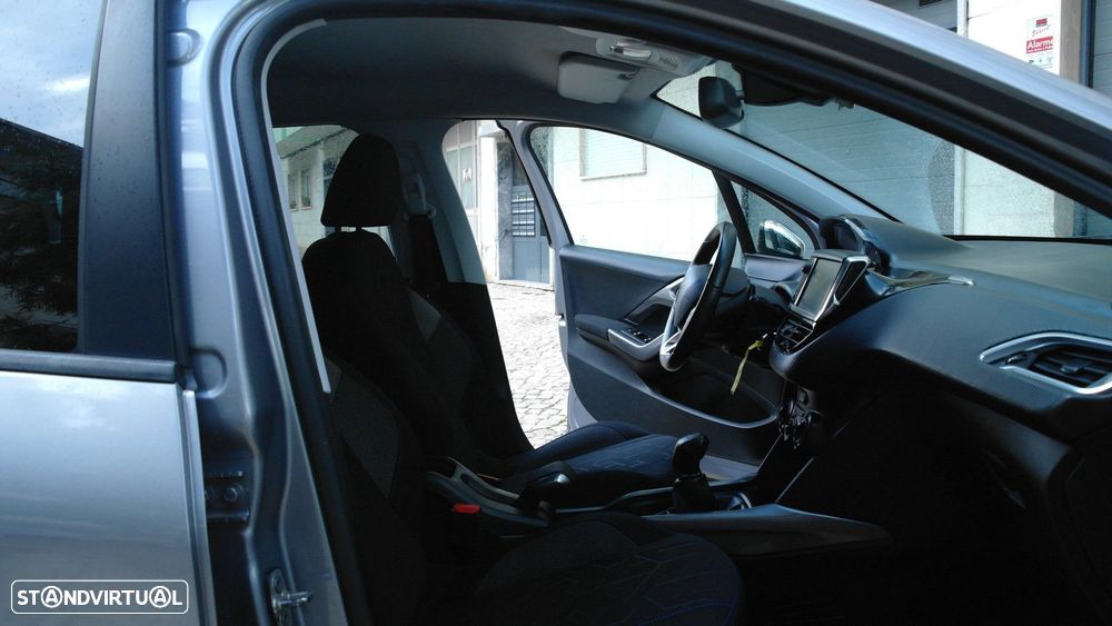 Peugeot 2008 1.2 PureTech Style - 27